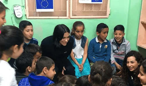 Dua Lipa visita a niños refugiados tras ejercer nuevo cargo internacional