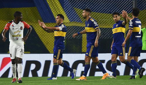 Boca Juniors hizo 14 puntos en el grupo H, siete más que el segundo lugar. Foto: AFP Resultado Boca Juniors contra Caracas desde la bombonera por Copa Libertadores con Carlos Tevez resumen video goles