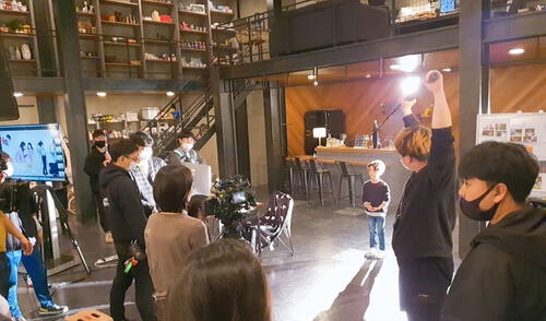 Choi Yoon Woo durante las grabaciones de Oh My Baby (tvN, 2020)