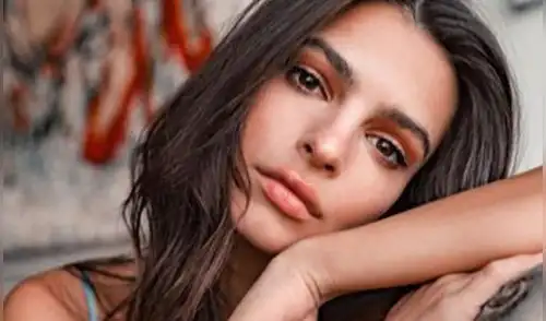 Emily Ratajkowski alborota Instagram con imagen donde luce diminuto bikini [FOTO]