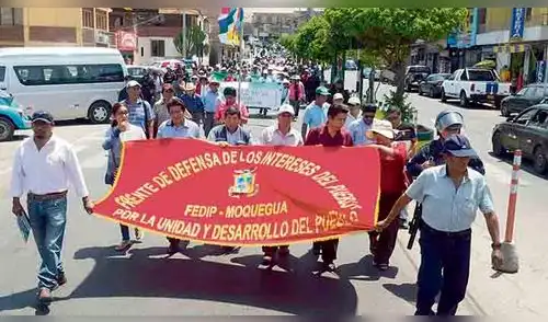 Moqueguanos inician paro indefinido contra alza de tarifa del agua 