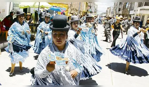Puno ya vive la fiesta en honor a la virgen de la Candelaria Puno ya vive la fiesta en honor a la virgen de la Candelaria