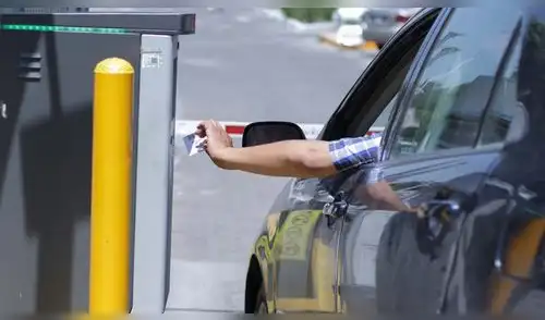 En el Congreso debatirán gratuidad del parqueo en centros comerciales En el Congreso debatirán gratuidad del parqueo en centros comerciales