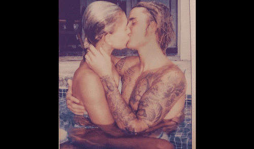 Justin Bieber encara a 'hater' y revela su amor por Selena Gomez Justin Bieber encara a 'hater' y revela su amor por Selena Gomez