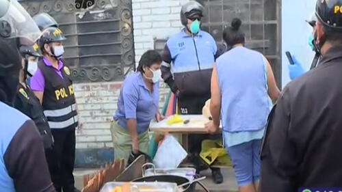Mujer que vendía chicharrón en pleno estado de emergencia.