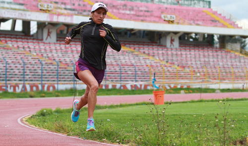 Gladys Tejeda. Foto del libro Largo aliento (Universidad Continental, 2019). Gladys Tejeda
