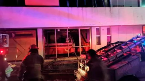 El ataque al medio mexicano fue poco después de la media noche. Foto: AFP. El ataque al medio mexicano fue poco después de la media noche. Foto: AFP.