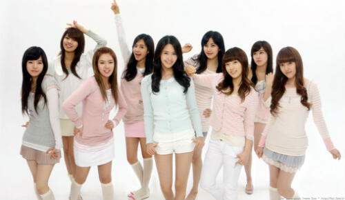 Debutó en 2007 como integrante del grupo Girls' Generation. Debutó en 2007 como integrante del grupo Girls' Generation.