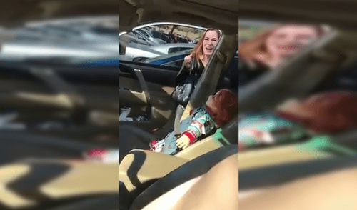 Facebook: mujer encuentra a 'Chucky' en su auto y su reacción hace reír a miles [VIDEO]