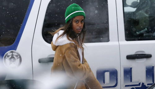 Malia Obama participa en marcha de protesta contra el oleoducto de Dakota|FOTOS Malia Obama participa en marcha de protesta contra el oleoducto de Dakota|FOTOS