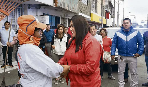 Cristina Nina, la única alcaldesa de Lima, ya trabaja por sus vecinos