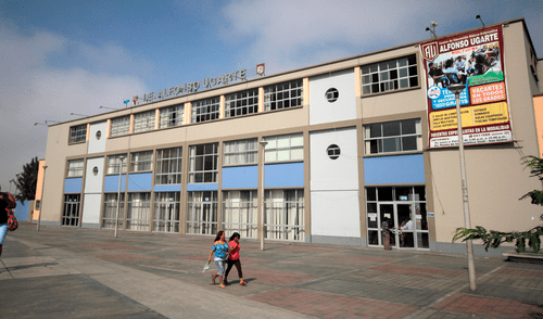 Hallan muerto a profesor dentro de colegio nacional Alfonso Ugarte