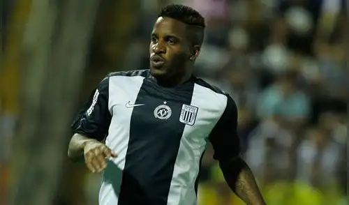 Entrenador de América de Cali niega interés por Jefferson Farfán