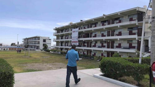 Alumnos también piden que el cierre de universidades no licenciadas se postergue.