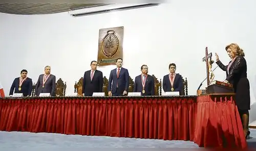 Mano dura contra la corrupción fiscal Mano dura contra la corrupción fiscal