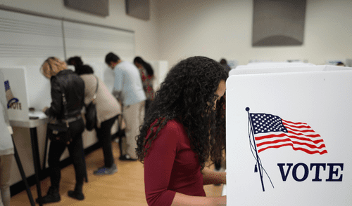 Demócratas recuperan la Cámara de Representantes y hacen frente a Donald Trump