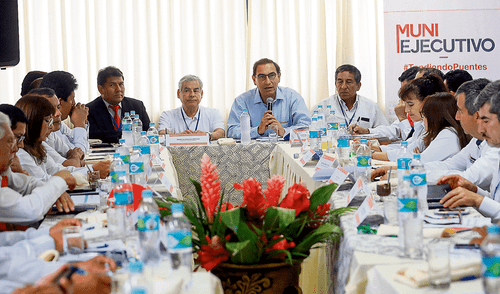 Vizcarra advierte al Congreso que recolectará firmas si demora referéndum