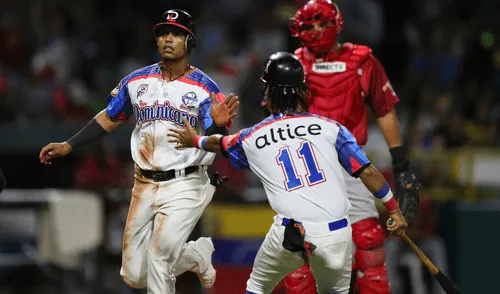 Los Toros del Este de República Dominicana derrotaron 9-3 a los Cardenales de Lara de Venezuela y se coronaron campeones en San Juan de Puerto Rico. Toros del Este campeones