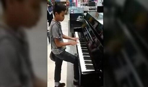 En Facebook, niño enamora al tocar el piano y ahora dueños de 'mall' lo buscan [VIDEO]