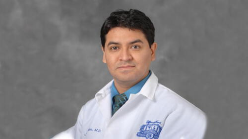 El infectólogo peruano Javier Aguilar viene combatiendo la COVID-19 en en Hospital Saint John de Detroit. (Foto: Cortesía)