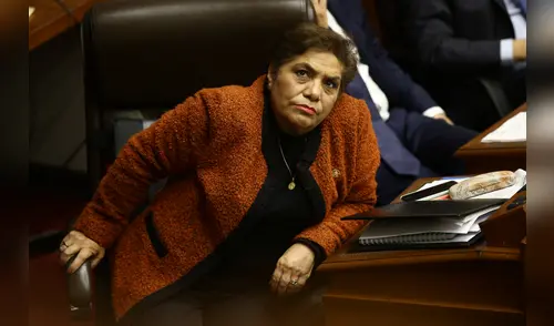 Salgado critica cuestión de confianza, pero defiende autogolpe de Fujimori