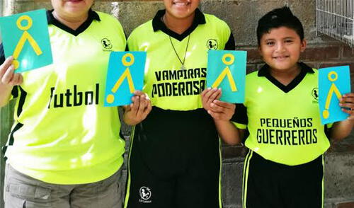 Fútbol Más combina el deporte con actividades que involucran el reforzamiento de valores y del vínculo familiar. Fútbol Más combina el deporte con actividades que involucran el reforzamiento de valores y del vínculo familiar.