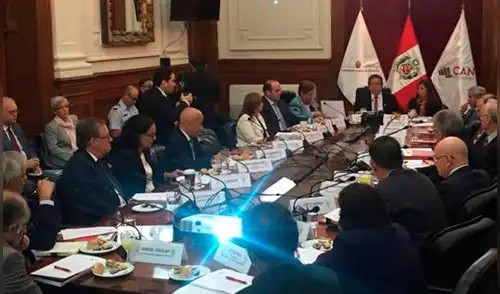 CAN pide a contralor Edgar Alarcón no participar en sesiones por denuncias