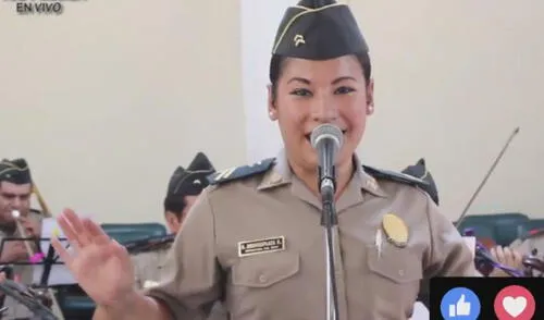 Facebook: mujer policía canta 'Qué bonito' y su romántica voz conquista las redes |VIDEO