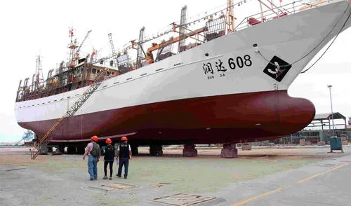 Extracción ilegal de pota