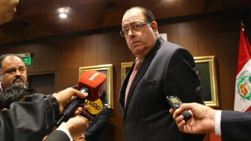 Julio Velarde minimiza faltas de José Chlimper a 46 sesiones del BCR Julio Velarde minimiza faltas de José Chlimper a 46 sesiones del BCR