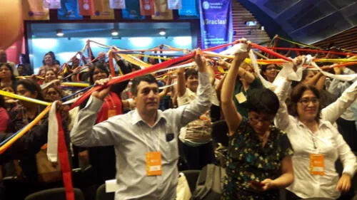 10 colegios peruanos fueron premiados en foro internacional Comunidades de Aprendizaje