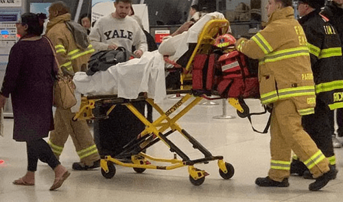 Fuerte turbulencia sacudió un avión y dejó 30 pasajeros heridos [VIDEO]