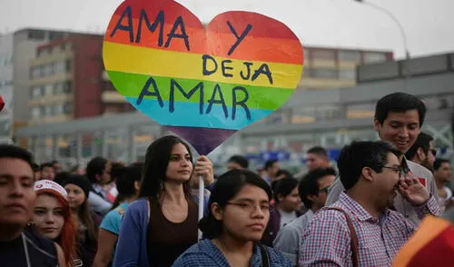 Comunidad LGBT organiza besatón contra la homofobia para esta sábado Comunidad LGBT organiza besatón contra la homofobia para esta sábado