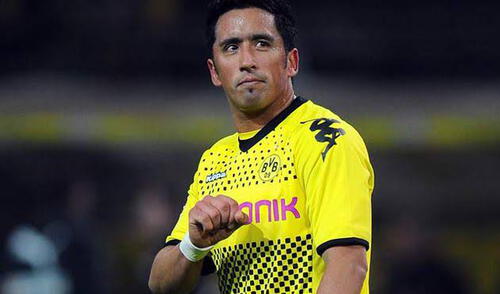 Lucas Barrios jugó en el Dortmund por tres temporadas. Lucas Barrios jugó en el Dortmund por tres temporadas.