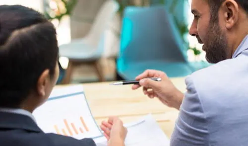 Gente que trabaja: Beneficios de contar con experiencia laboral