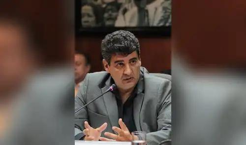 Según Zegarra, Villarán les dijo que Favre cobraba 150.000 dólares