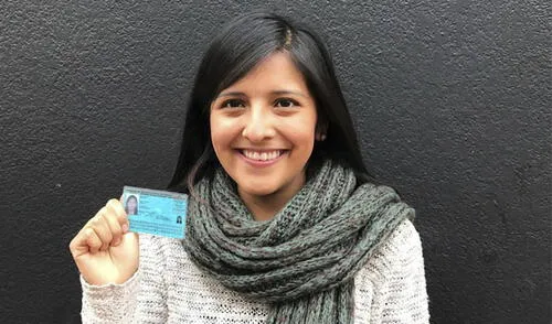 ¿Por qué no puedes sonreír en la foto de tu DNI?