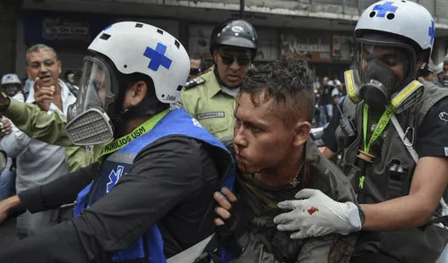 Policía de Nicolás Maduro reprime marcha opositora a favor de Guaidó [FOTOS]