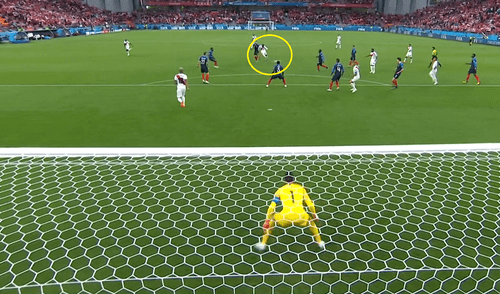 El impresionante remate de Pedro Aquino que se estrelló en el palo El impresionante remate de Pedro Aquino que se estrelló en el palo