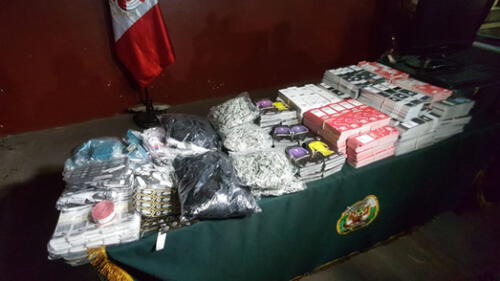 la victoria mujer billetes falsos