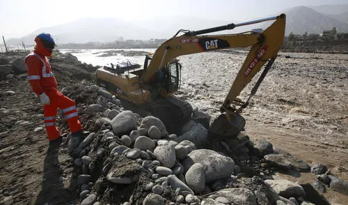 Chosica: recogen 200 mil metros cúbicos de desmonte del río Rímac