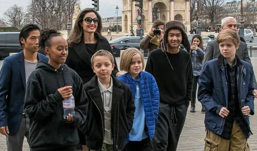 Angelina Jolie recorre París Angelina Jolie recorre París
