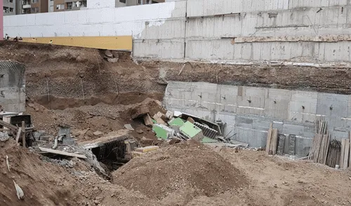 Surco: activan protocolos de emergencia por derrumbe en obra de construcción