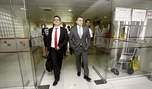 Fiscales. José Pérez y Rafael Vela, del Equipo Especial.