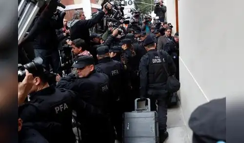 Registran las casas de Cristina Fernández en busca de pruebas