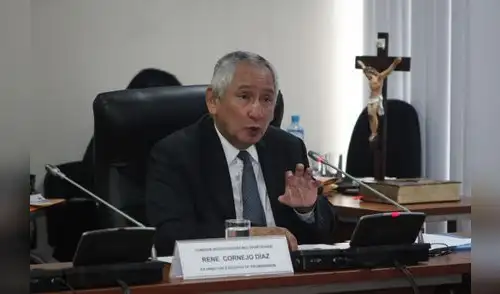 Ex ministro René Cornejo admite millonario cobro por asesorías a OAS Ex ministro René Cornejo admite millonario cobro por asesorías a OAS