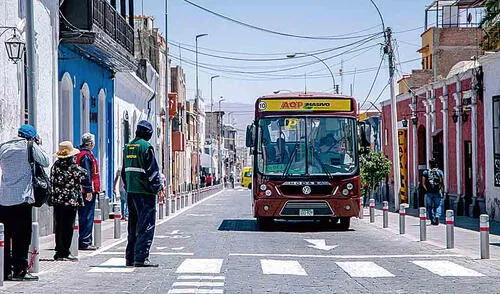 no pasan. Buses no pasan por calle San Juan de Dios.