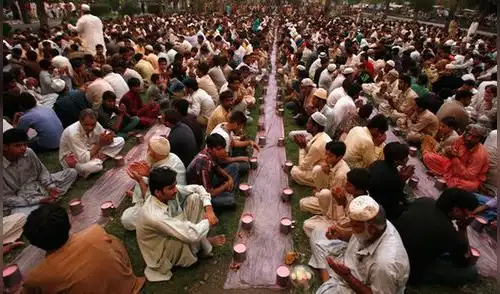 Ramadán: musulmanes iniciaron tradicional ayuno que dura un mes
