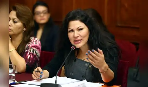 Audio de promotora complica situación de congresista Yesenia Ponce Audio de promotora complica situación de congresista Yesenia Ponce