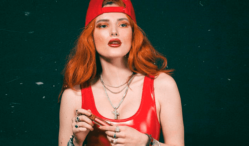 Bella Thorne comparte sus fotos íntimas tras ser chantajeada por hacker